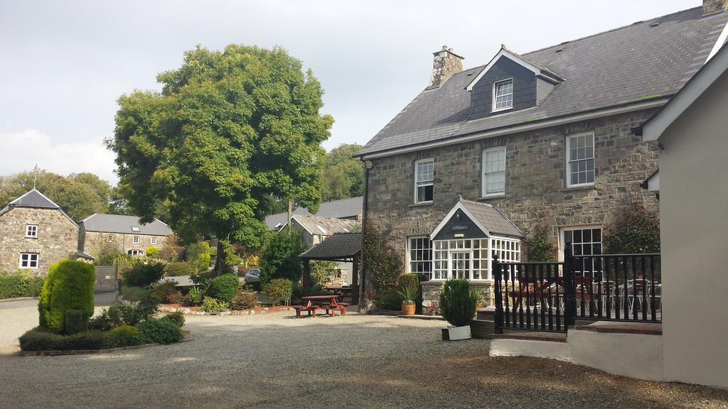 Hotel Gellifawr Woodland Retreat Pontfaen Exterior foto