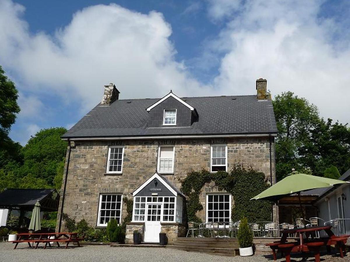 Hotel Gellifawr Woodland Retreat Pontfaen Exterior foto