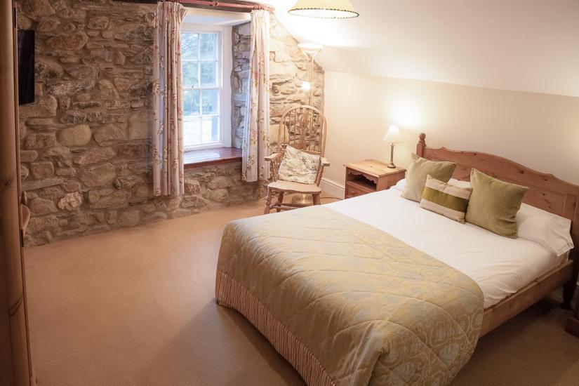Hotel Gellifawr Woodland Retreat Pontfaen Habitación foto
